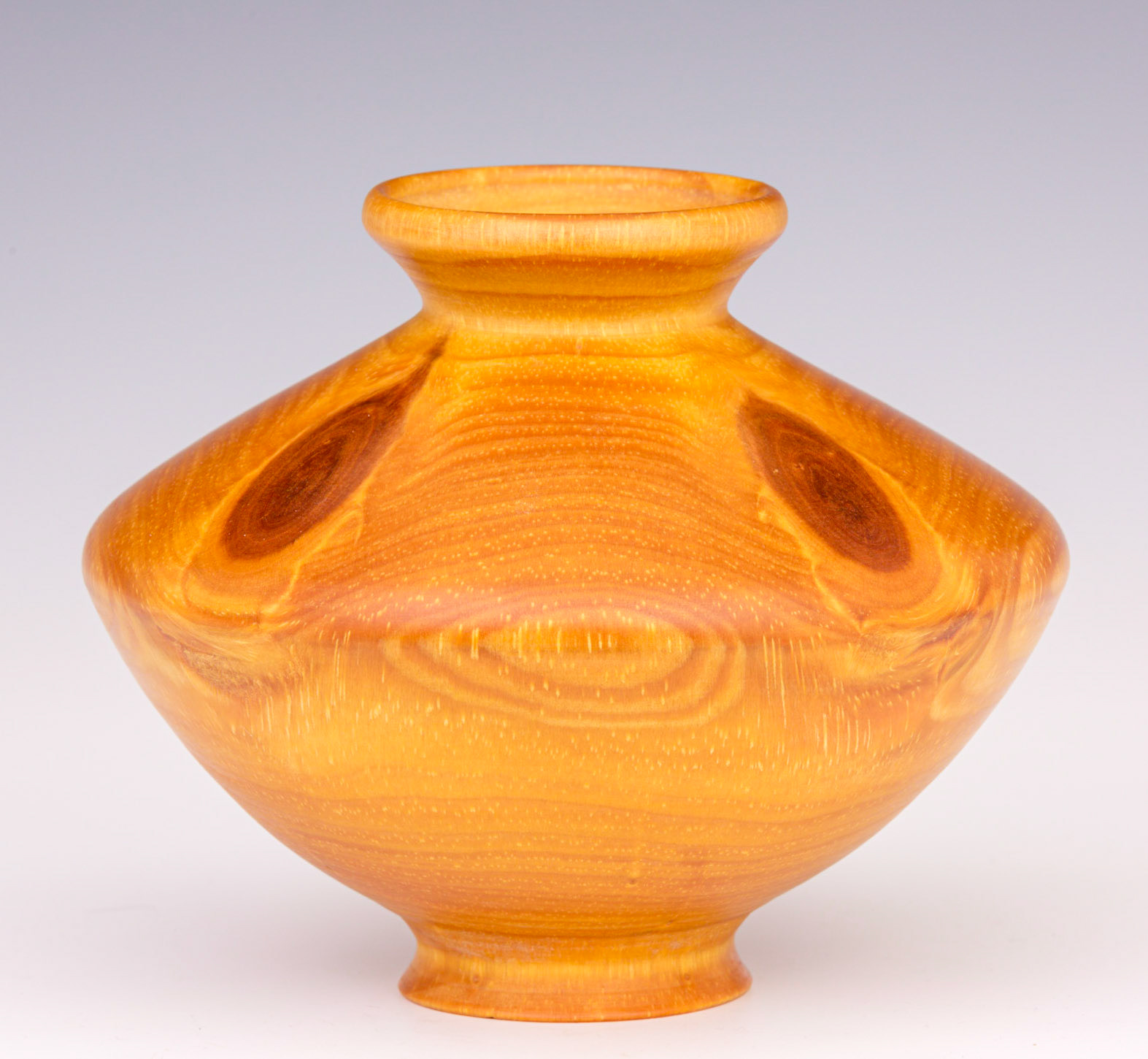 Pine Hollow Form - Diameter: 5 7/8 inches, Height: 4 7/8 inches (A65)