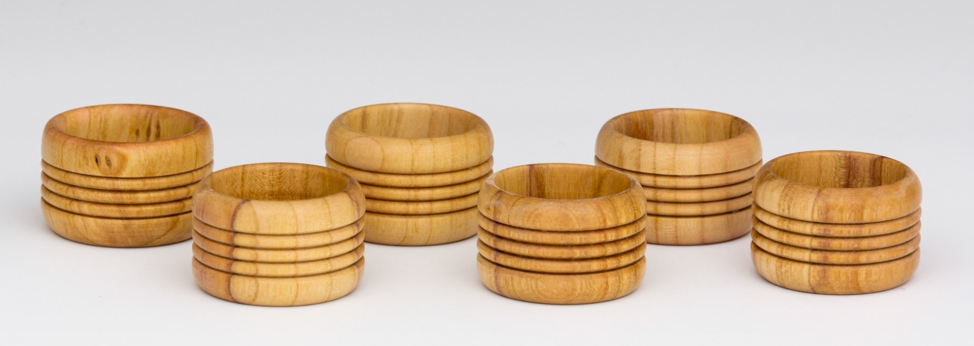 Plum Napkin Rings - Diameter: 1 1/2 inches, Height: 7/8 inches (F114)