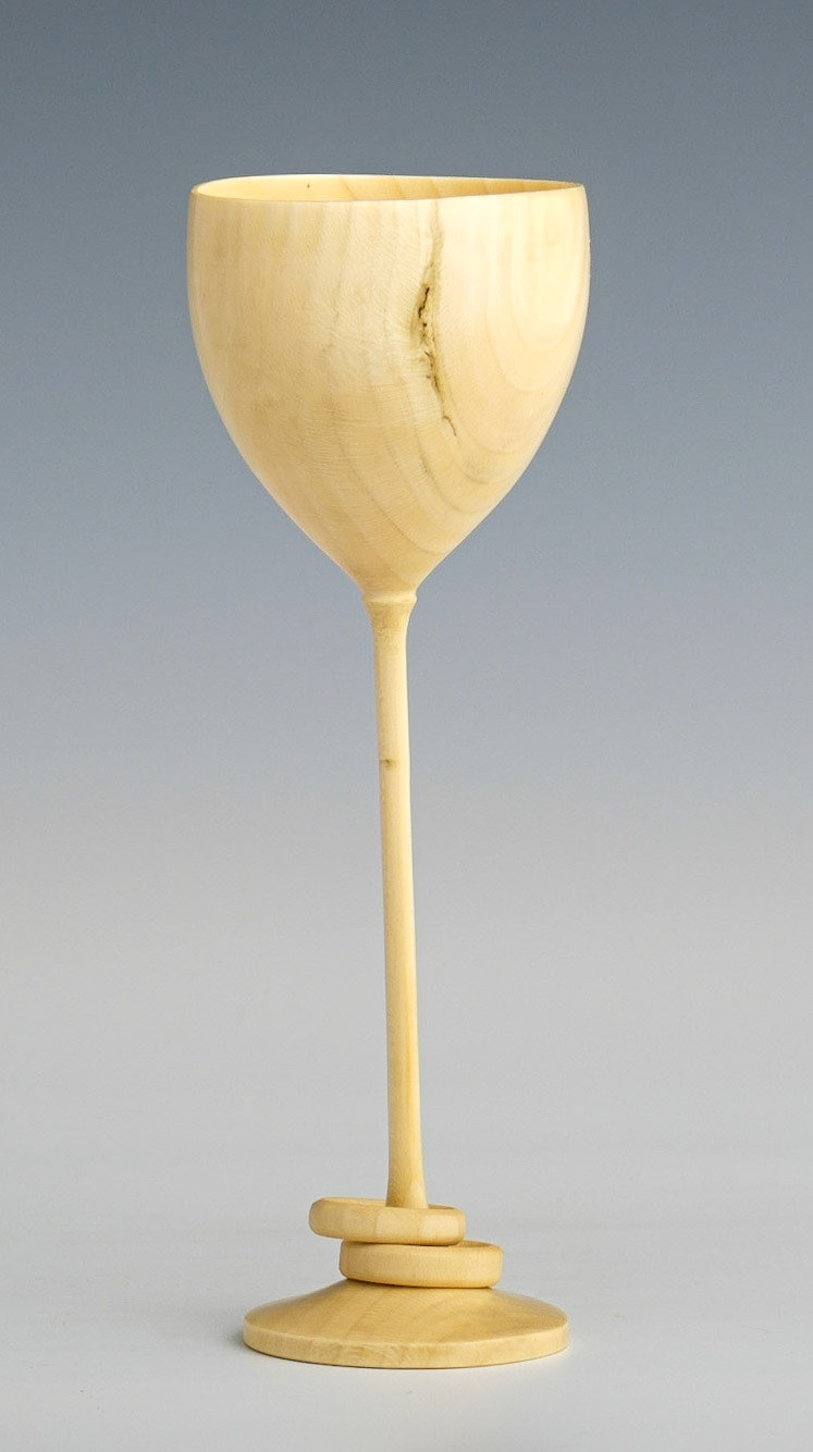 Holly Captive Rings Goblet - Diameter: 2 inches, Height: 5 1/2 inches (B129)