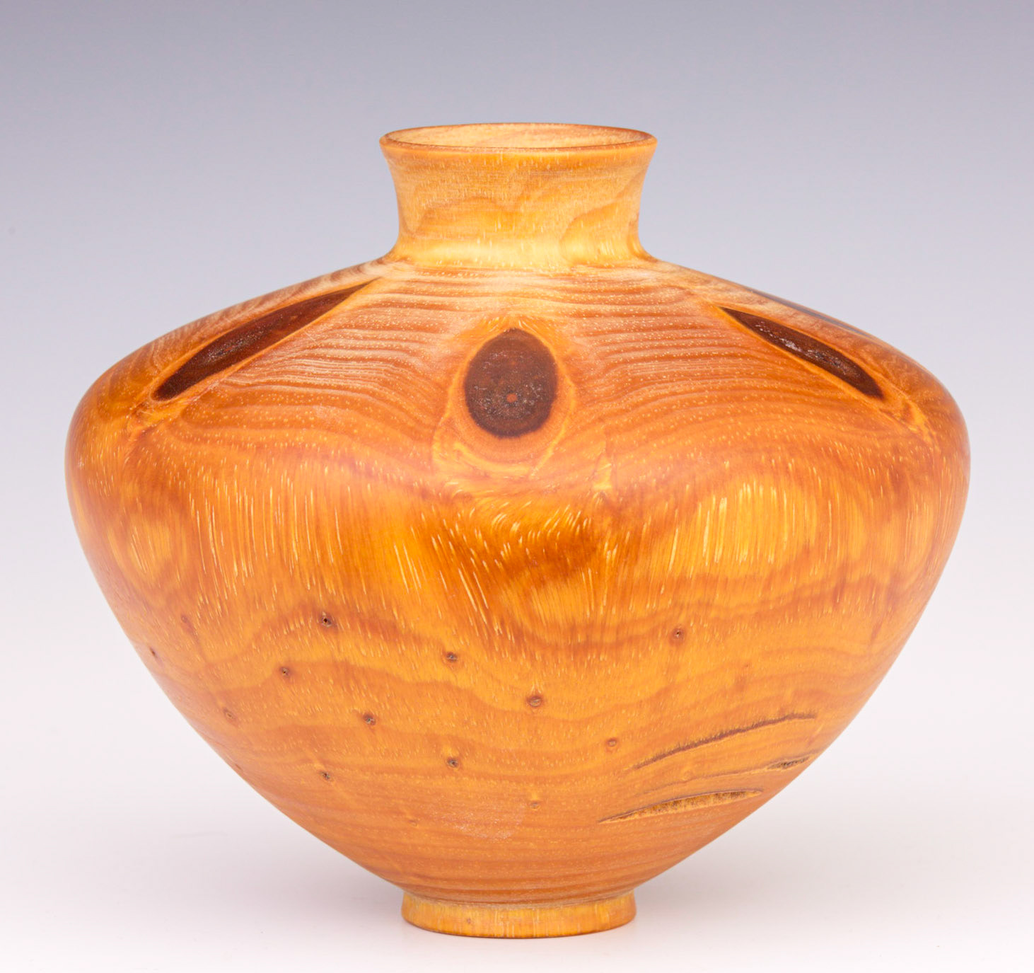 Pine Hollow Form - Diameter: 6 3/4 inches, Height: 5 3/4 inches (A66)
