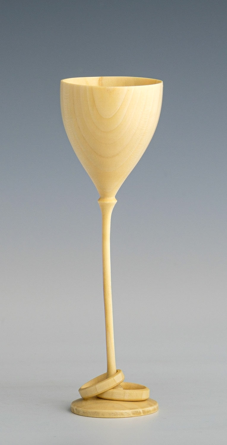 Holly Captive Rings Goblet - Diameter: 1 13/16 inches, Height: 5 1/4 inches (B128)