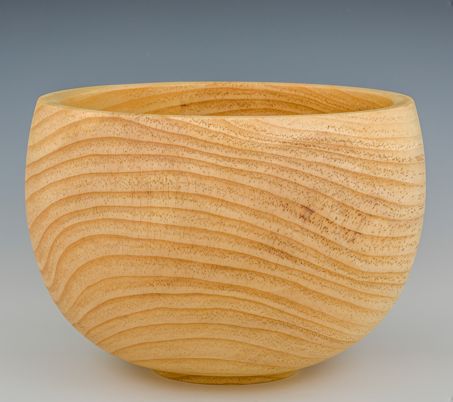 Diameter: 10 1/2 inches, Height: 7 inches (G36)