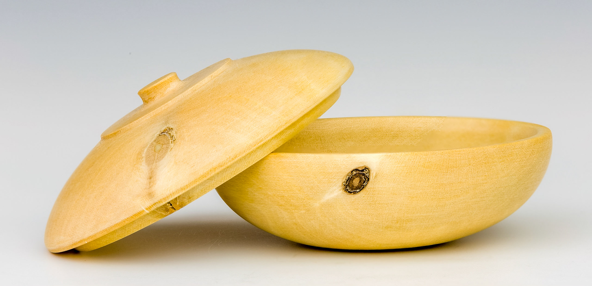 Holly Lidded Box - Diameter: 3 1/8 inches, Height: 1 3/4 inches (B82)