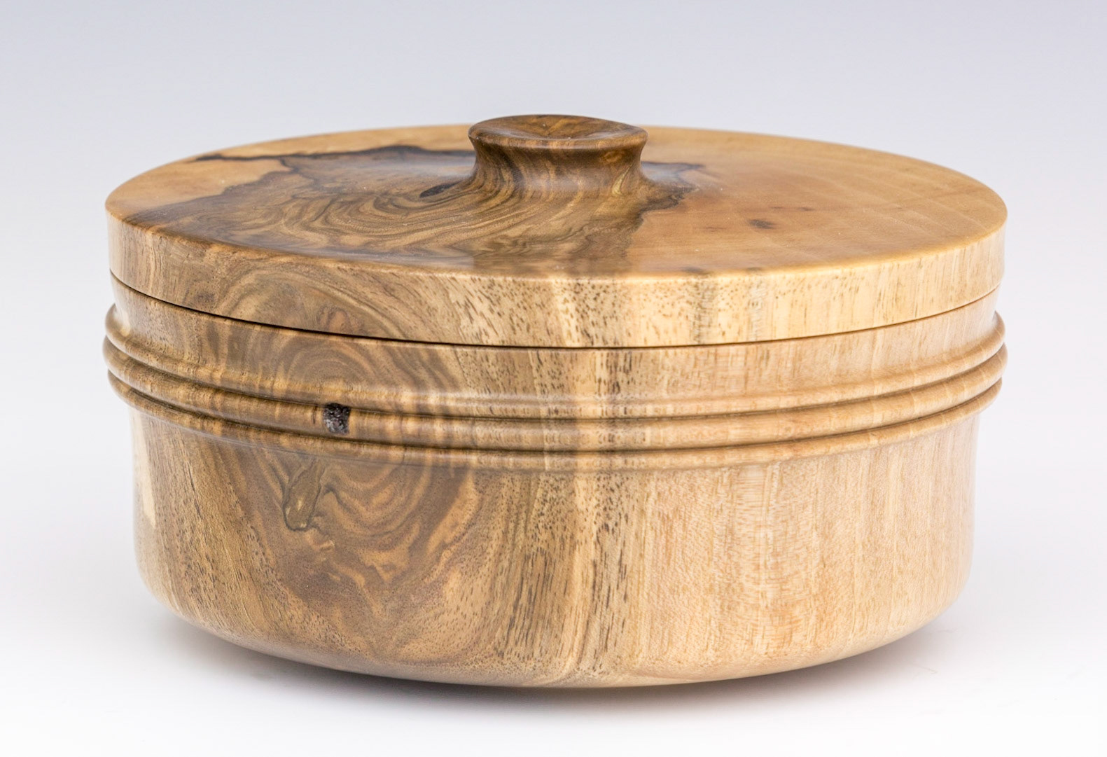 Walnut Lidded Box - Diameter: 5 1/4 inches, Height: 2 7/8 inches (H8)
