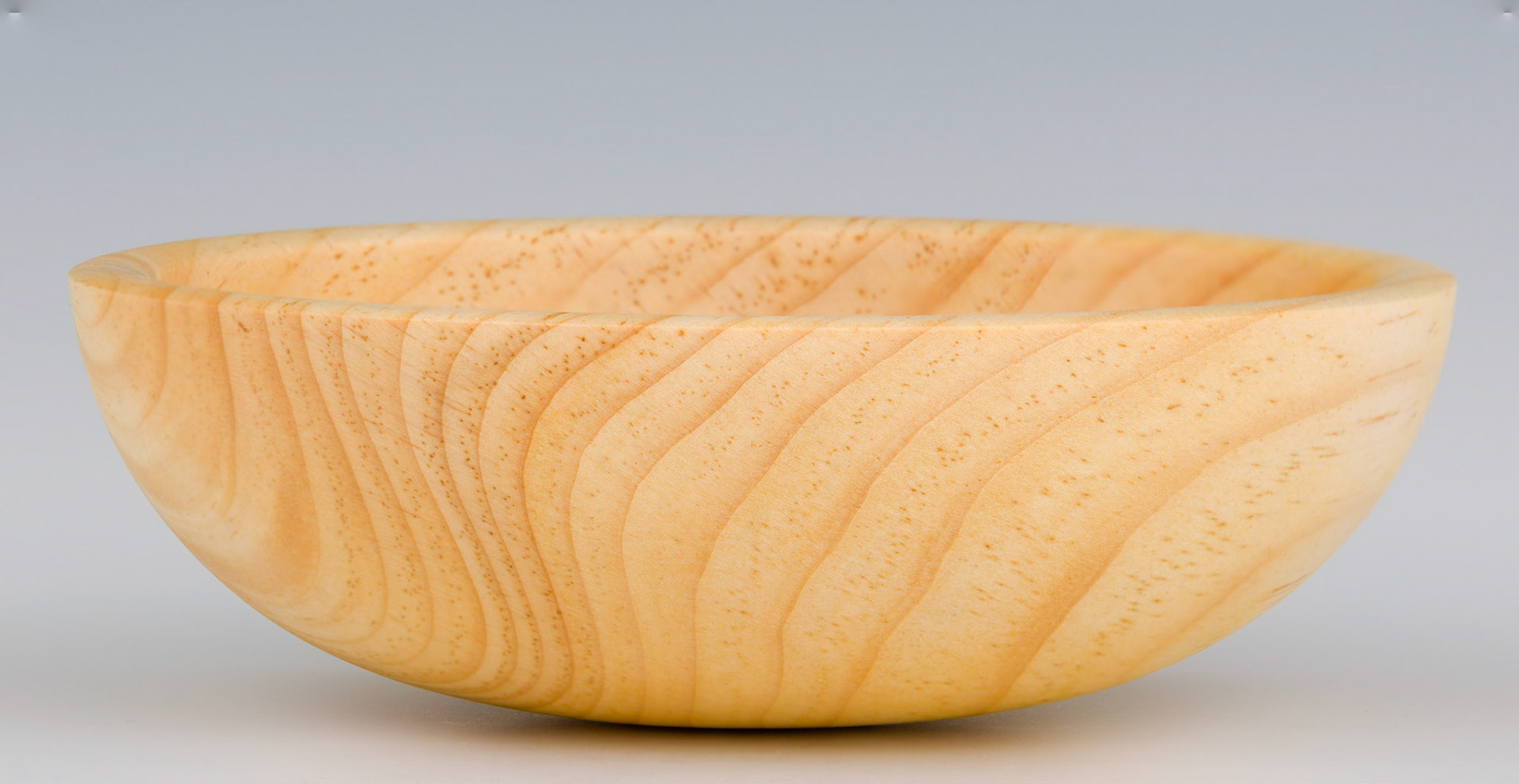 Pine Round Bottom Bowl - Diameter: 6 1/8 inches, Height: 2 inches (G46)