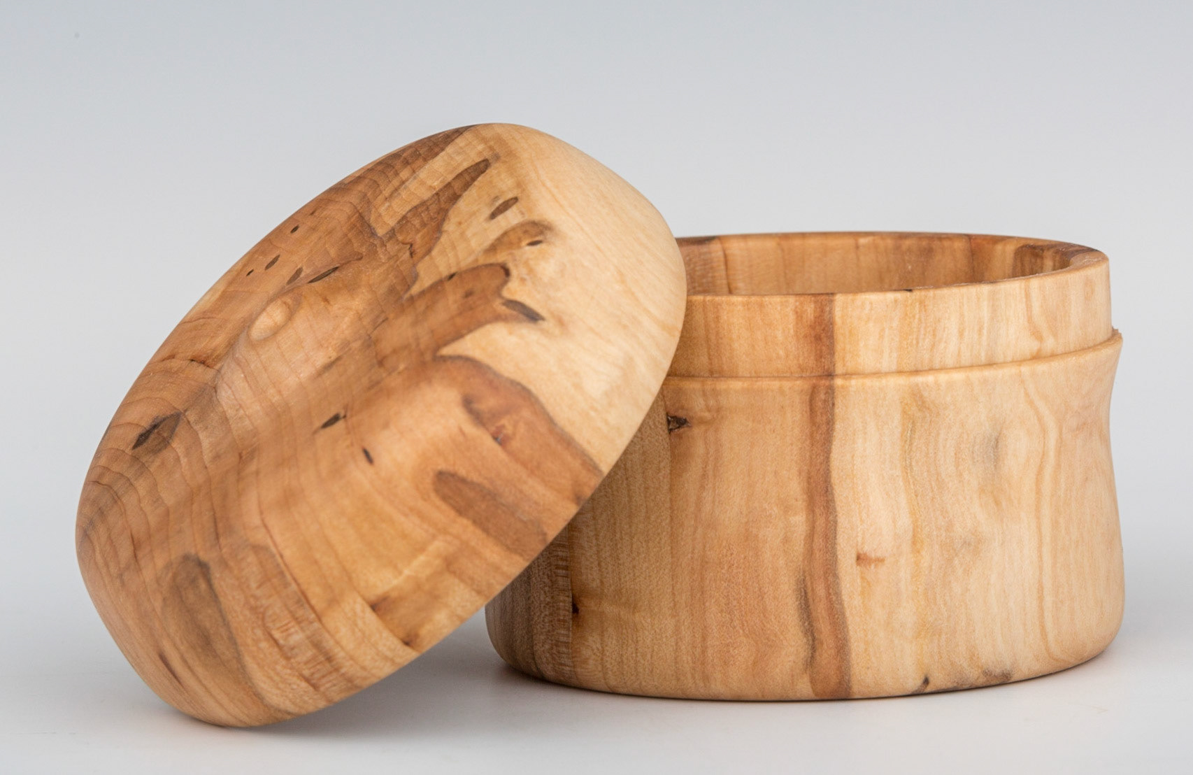 Ash Lidded Box - Diameter: 2 5/8 inches, Height: 2 1/8 inches (D154)