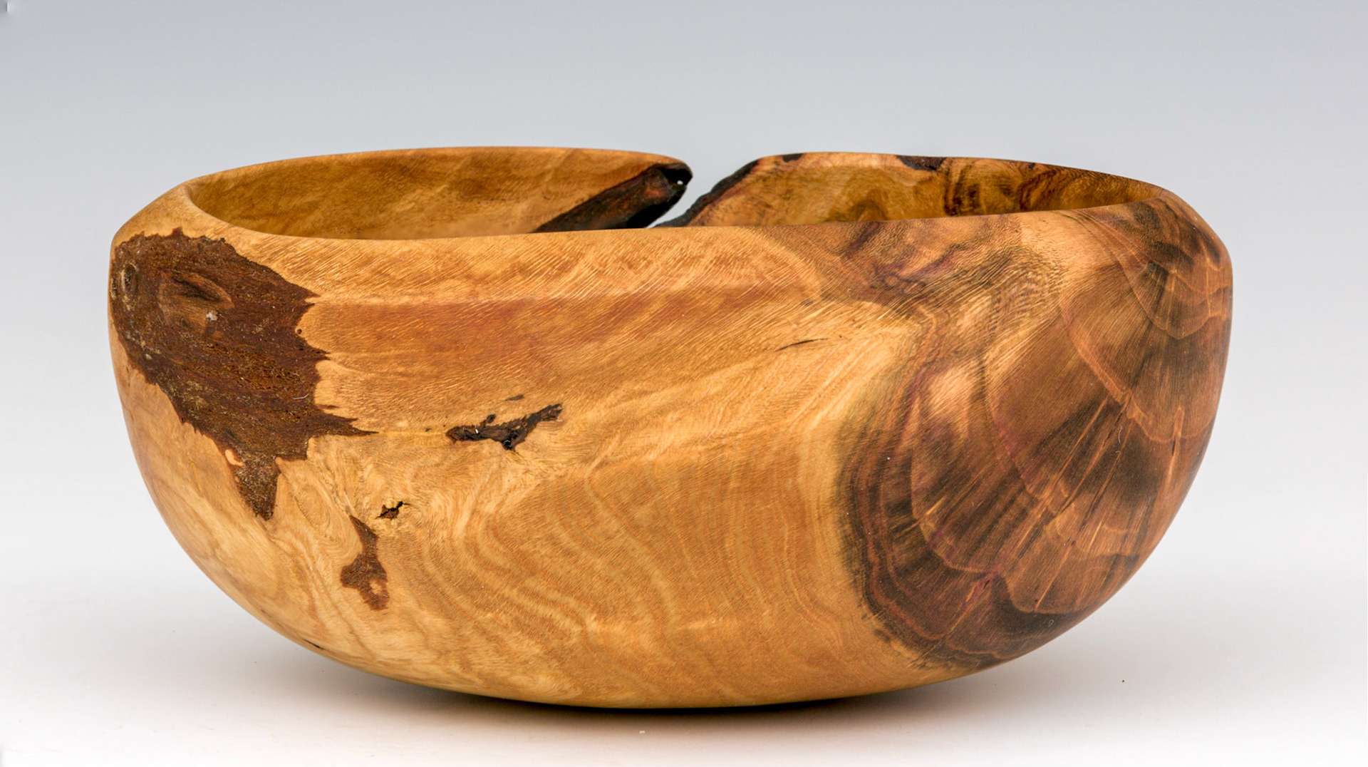 Plum Bowl - Diameter: 5 inches, Height: 2 3/8 inches (F22)
