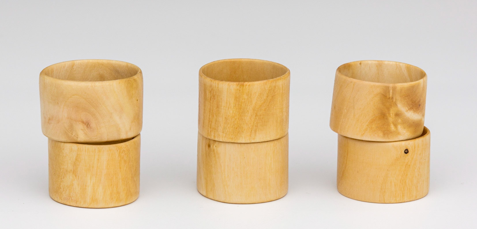 Plum Napkin Rings - Diameter: 1 1/2 inches, Height: 7/8 inches (F117)