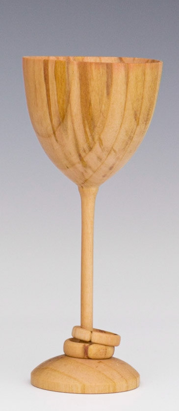 Plum Goblet with Captive Rings - Diameter: 2 1/8 inches, Height: 5 inches (F92)