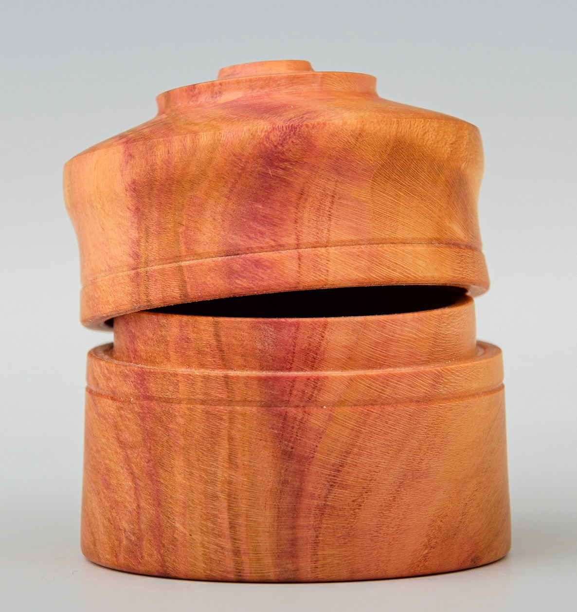 Plum Lidded Box - Diameter: 2 1/8 inches, Height: 2 1/4 inches (J120)