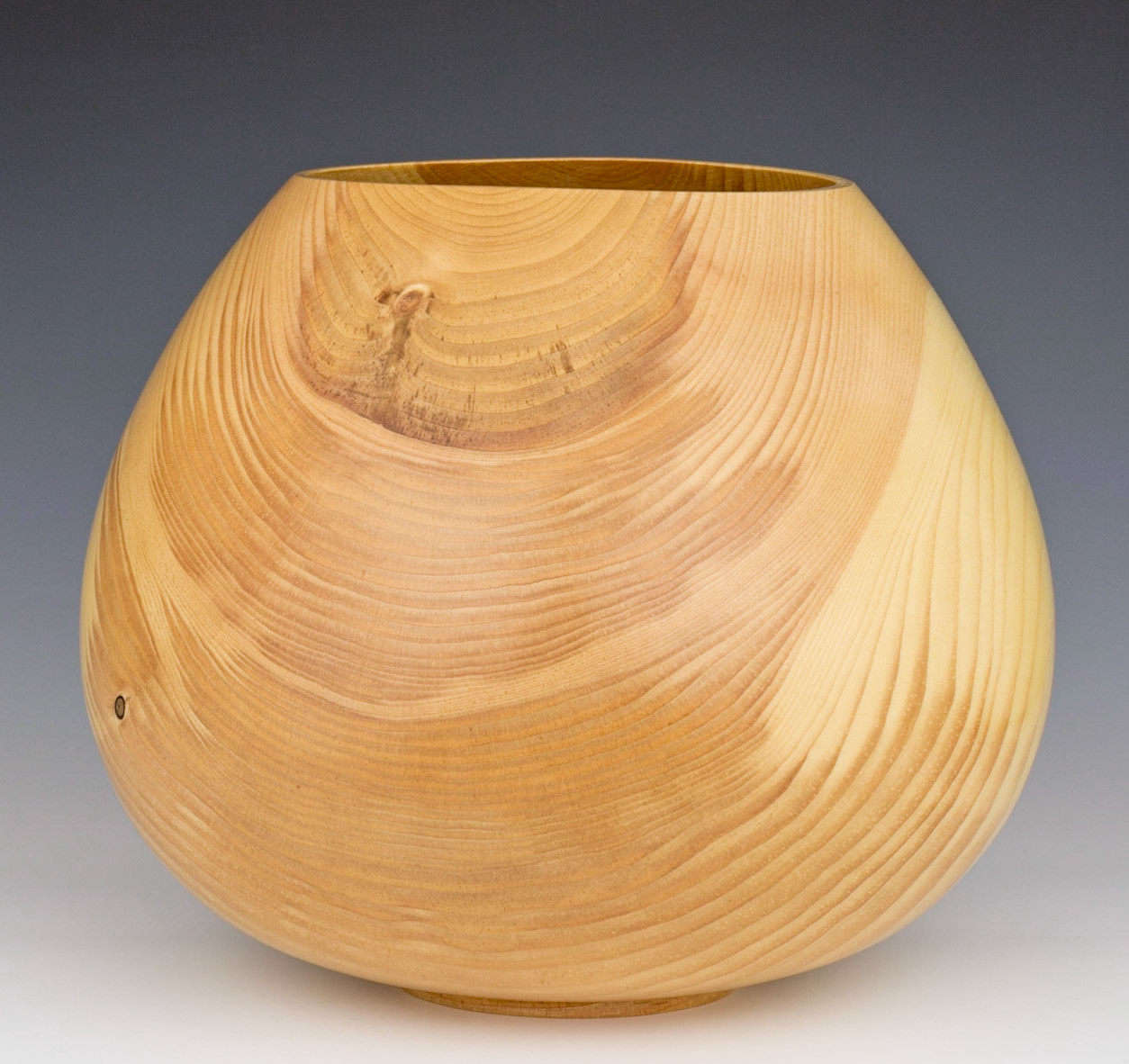 Pine Hollow Form - Diameter: 10 7/8 inches, Height: 9 inches (G24)