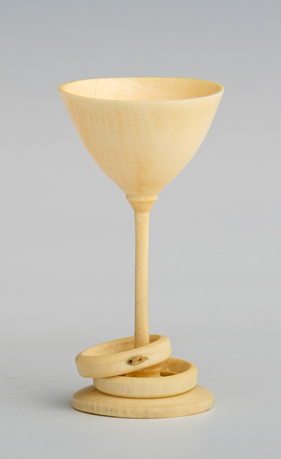 Holly Captive Rings Goblet - Diameter: 1 1/4 inches, Height: 2 3/8 inches (B125)