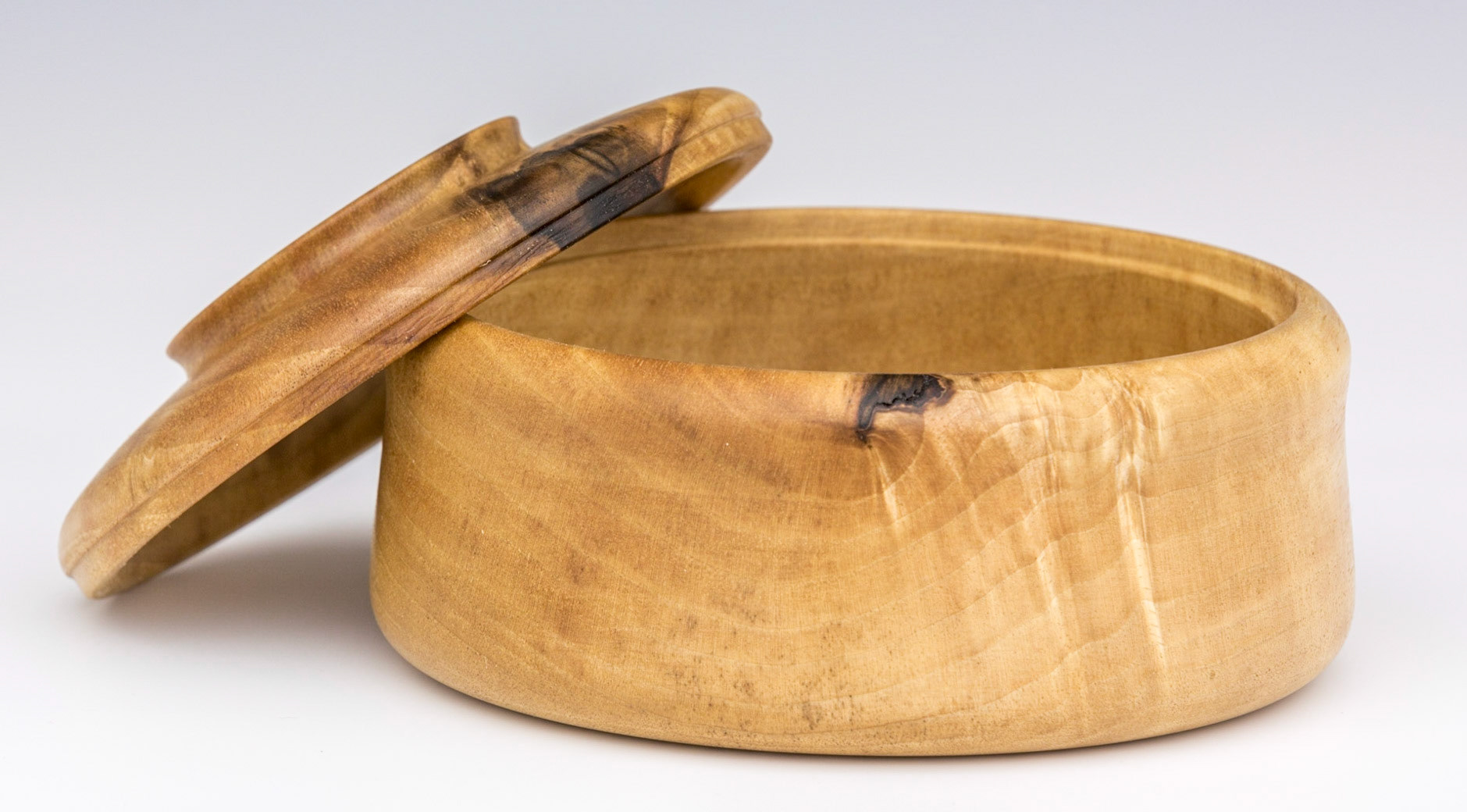 Walnut Lidded Box - Diameter: 5 1/8 inches, Height: 2 3/4 inches (H1)