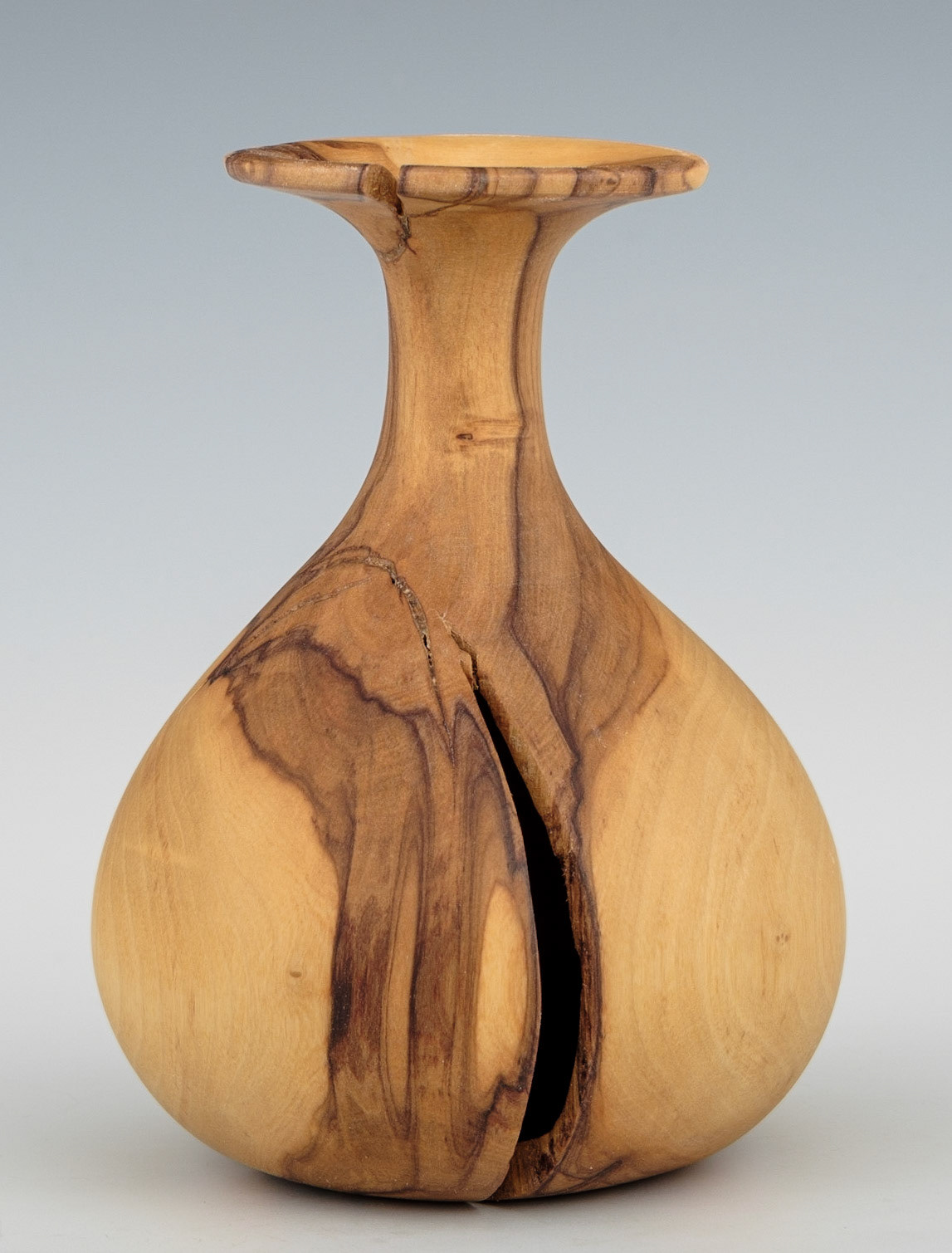 Olive Hollow Form - Diameter: 3 3/4 inches, Height: 5 inches (B113)