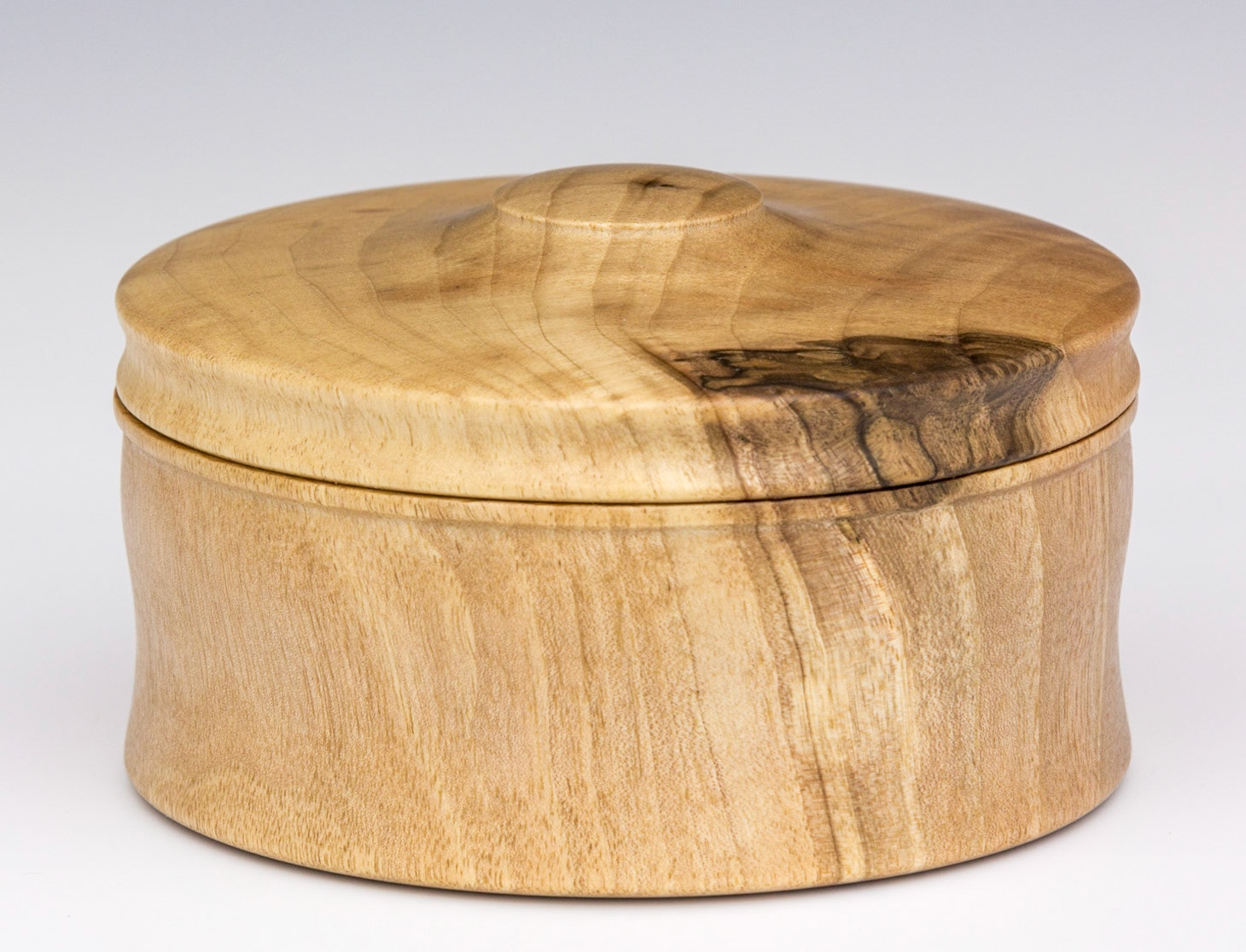 Walnut Lidded Box - Diameter: 5 inches, Height: 3 inches (H4)