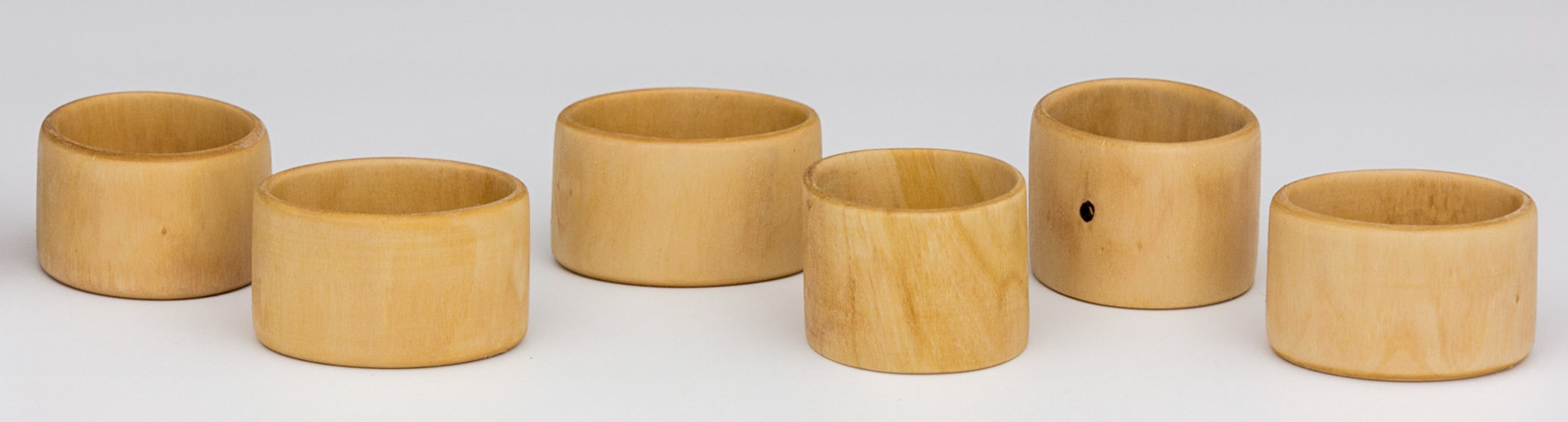 Plum Napkin Rings - Diameter: 1 1/2 inches, Height: 7/8 inches (F116)