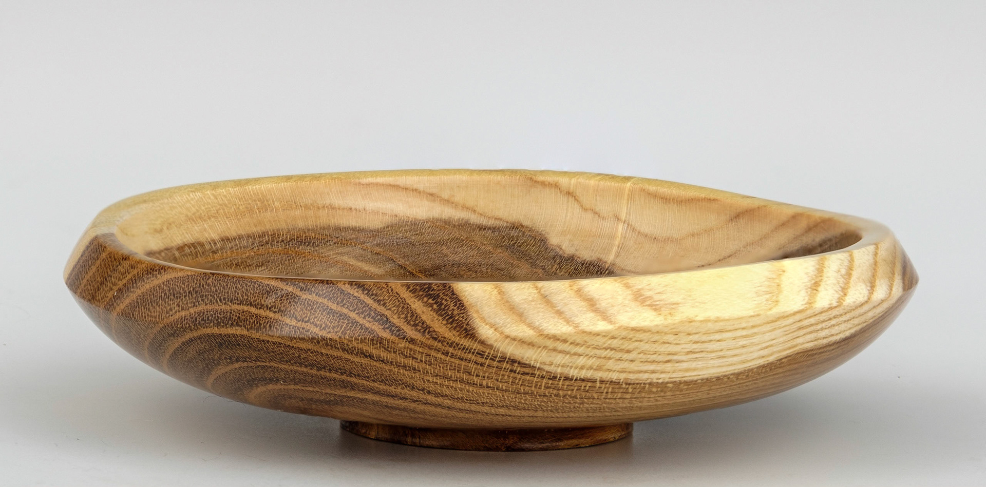 Laburnum Bowl - Diameter: 3 5/8 inches, Height: 5/8 inches (B109)