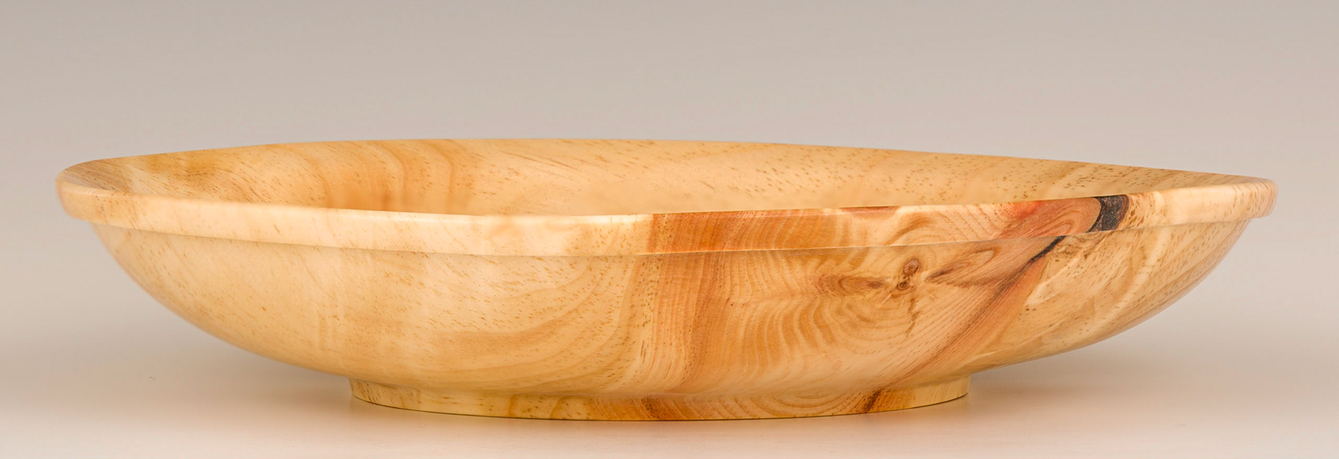 Pine Bowl - Diameter: 9 inches, Height: 1 5/8 inches (G66)