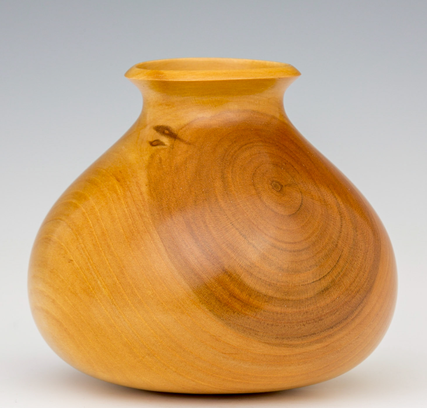 Cherry Hollow Form - Diameter: 4 7/8 inches, Height: 4 1/4 inches (A76)
