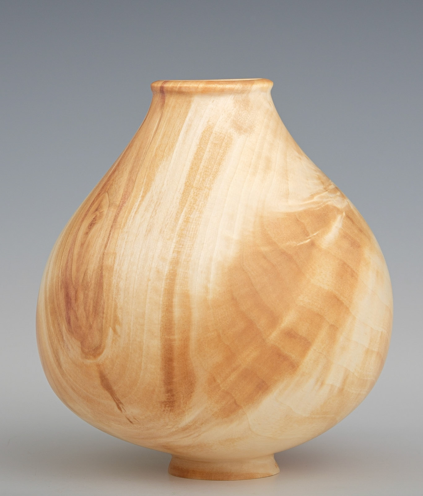 Birch Hollow Form - Diameter: 5 1/4 inches, Height: 5 3/4 inches (J42)