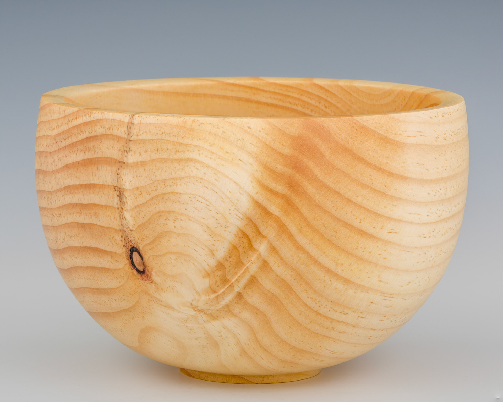 Pine Bowl - Diameter: 8 3/4 inches, Height: 5 5/8 inches (G40)