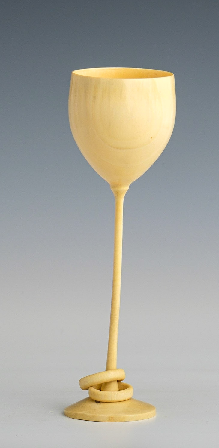 Holly Captive Rings Goblet - Diameter: 2 inches, Height: 6 inches (B131)