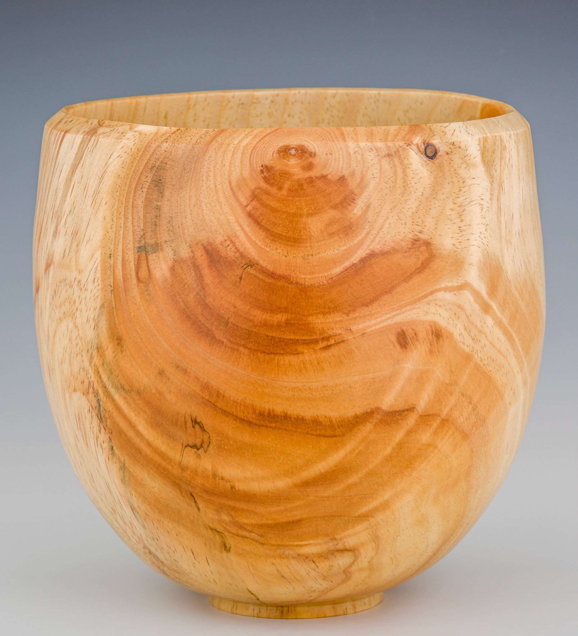 Pine Bowl - Diameter: 8 5/8 inches, Height: 8 3/8 inches (G42)