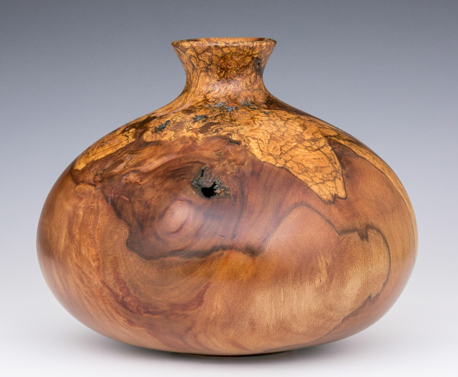 Sycamore Hollow Form - Diameter: 9 inches, Height: 7 1/8 inches (F15)