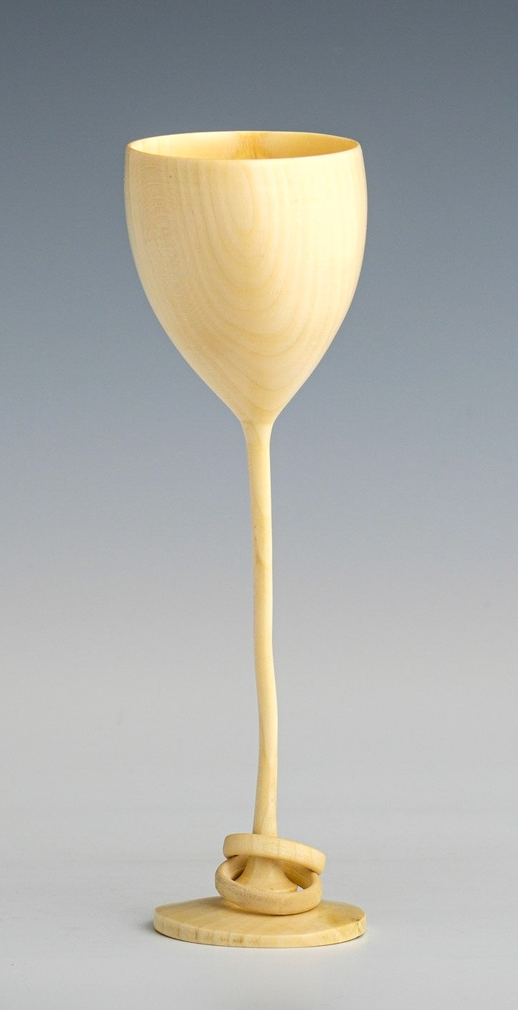 Holly Captive Rings Goblet - Diameter: 1 7/8 inches, Height: 5 7/8 inches (B130)