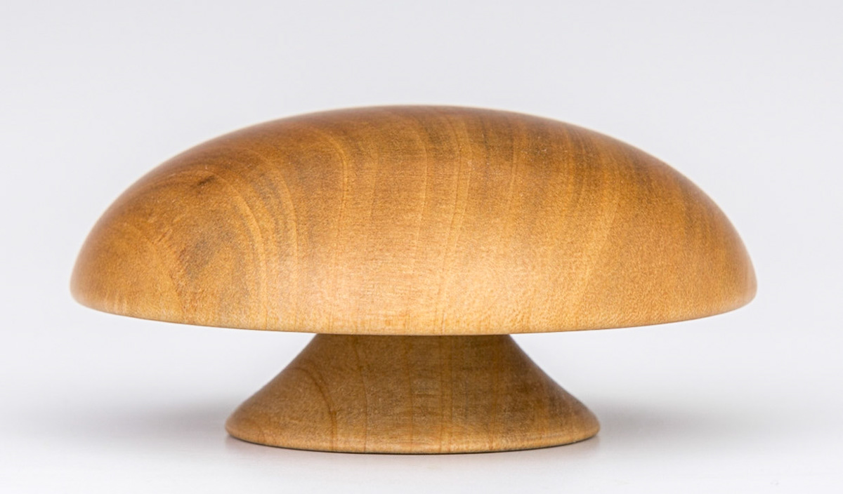 Madrone Toadstool - Diameter: 2 5/8 inches, Height: 1 1/4 inches (B61)