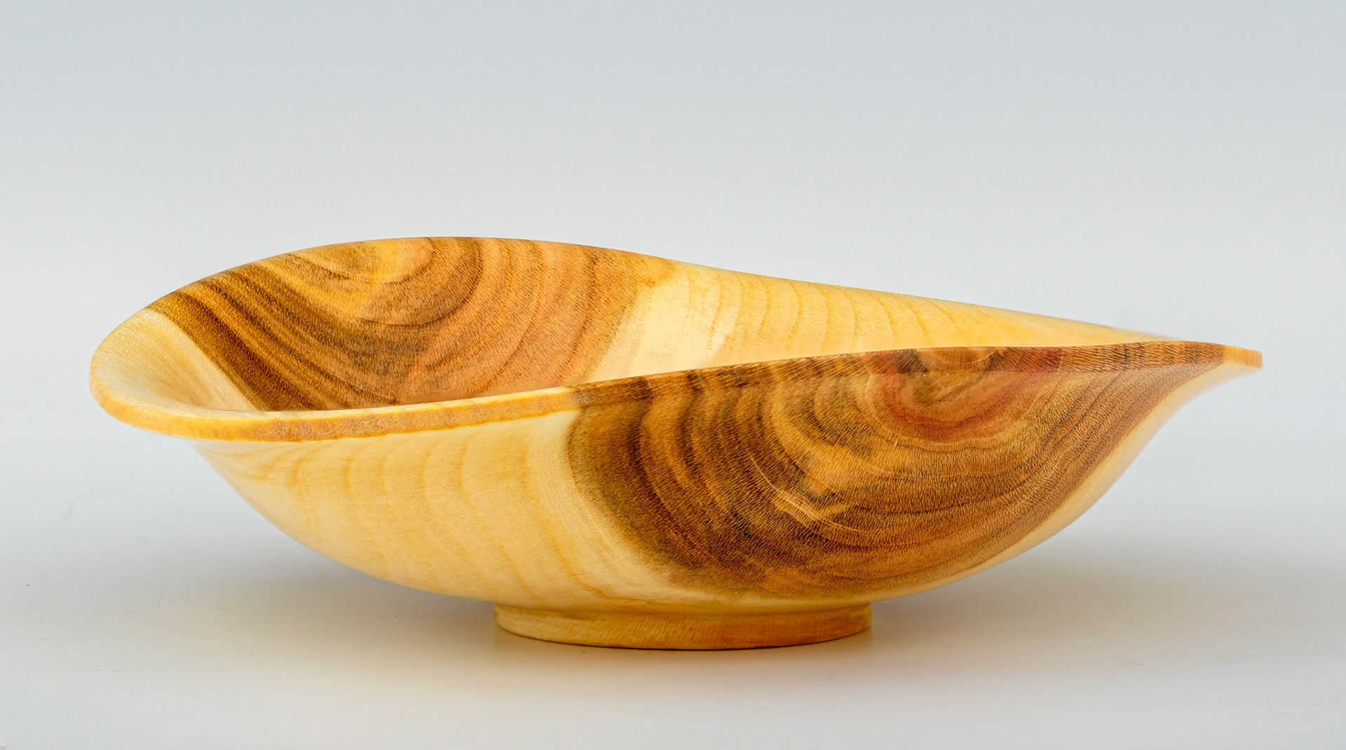 Cherry Bowl - Diameter: 4 3/4 inches, Height: 1 1/4 inches (J15)