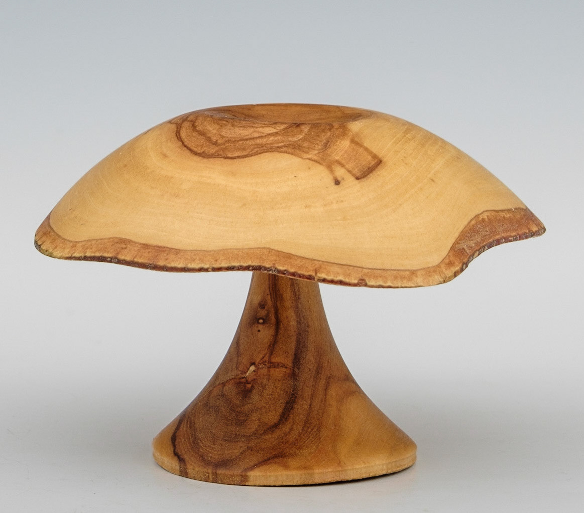 Olive Toadstool - Diameter: 4 inches, Height: 2 7/8 inches (B115)