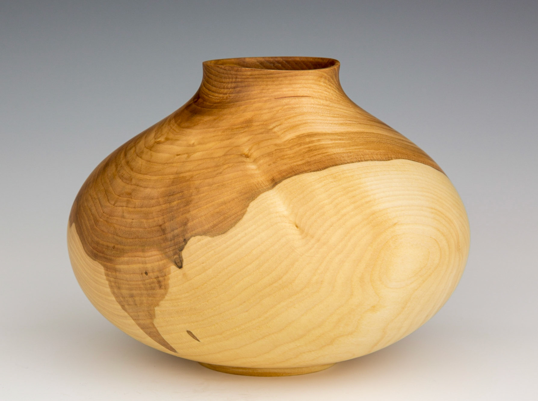 Ash Hollow Form - Diameter: 7 inches, Height: 5 inches (A48)