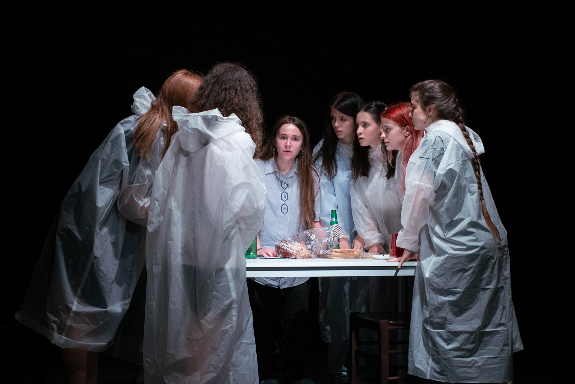 Members of the Brainstorming Bucharest theatre group performing the play "Ca să nu știu doar eu". Bucharest, May 2021.