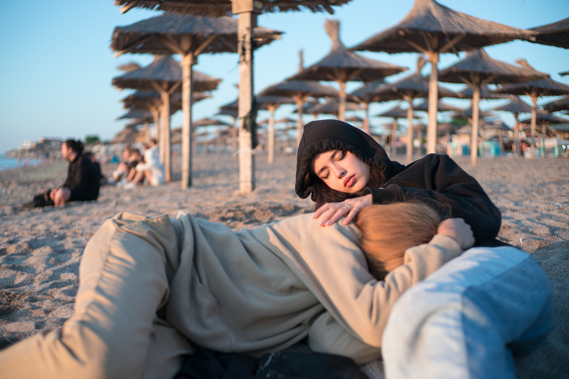 Mara and Ana the morning after the party. Vama Veche, 2021.