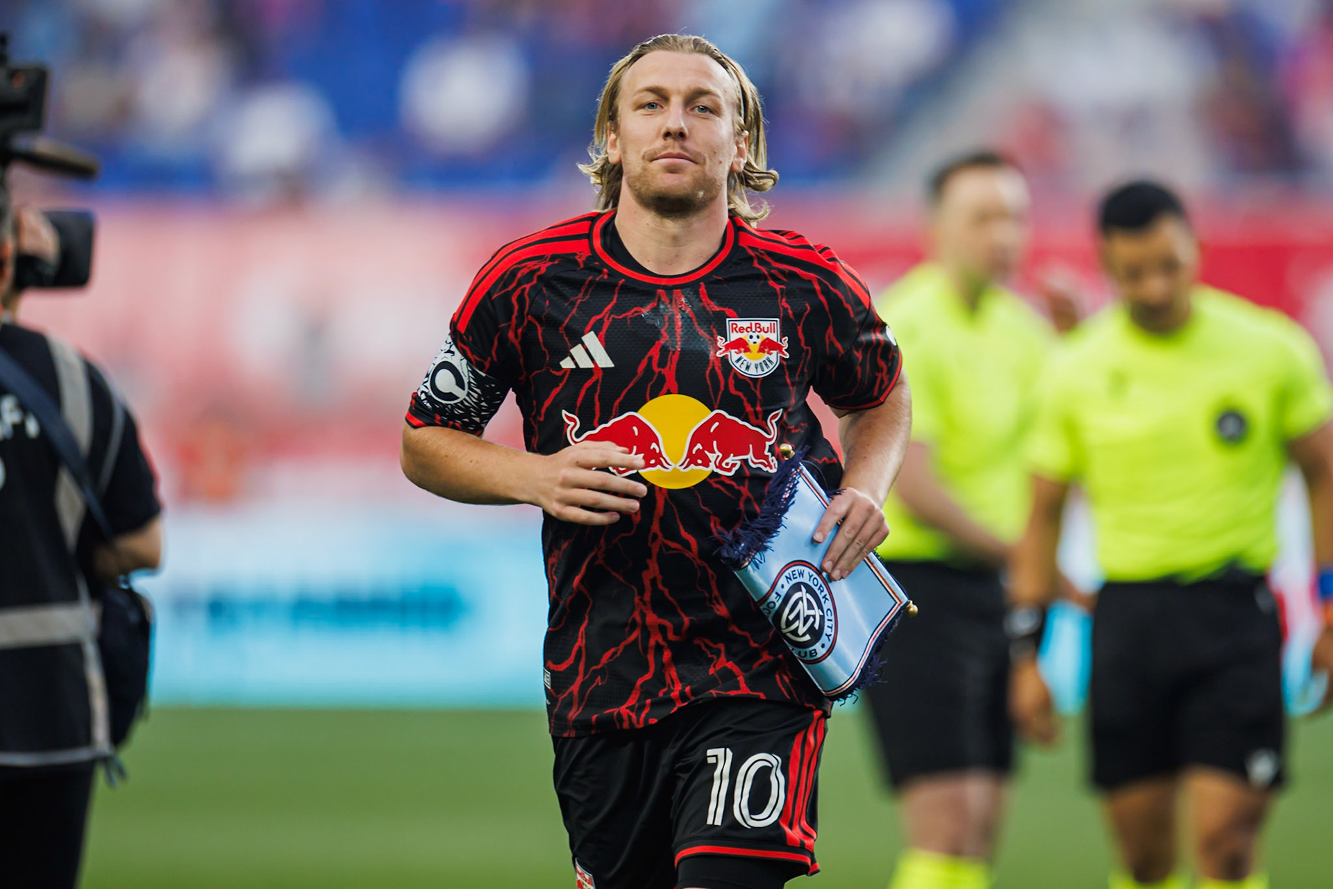 Emil Forsberg (#10) before kickoff.