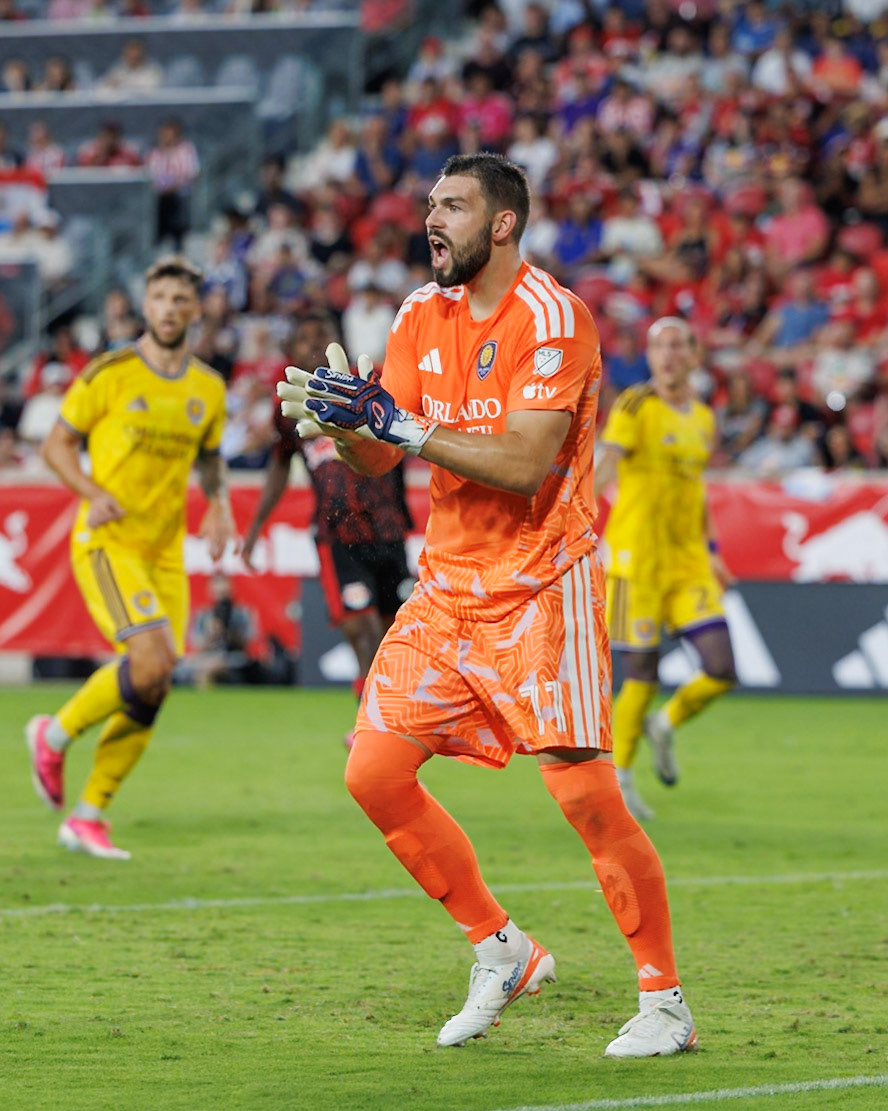 Maxime Crépeau during Orlando City SC match action.