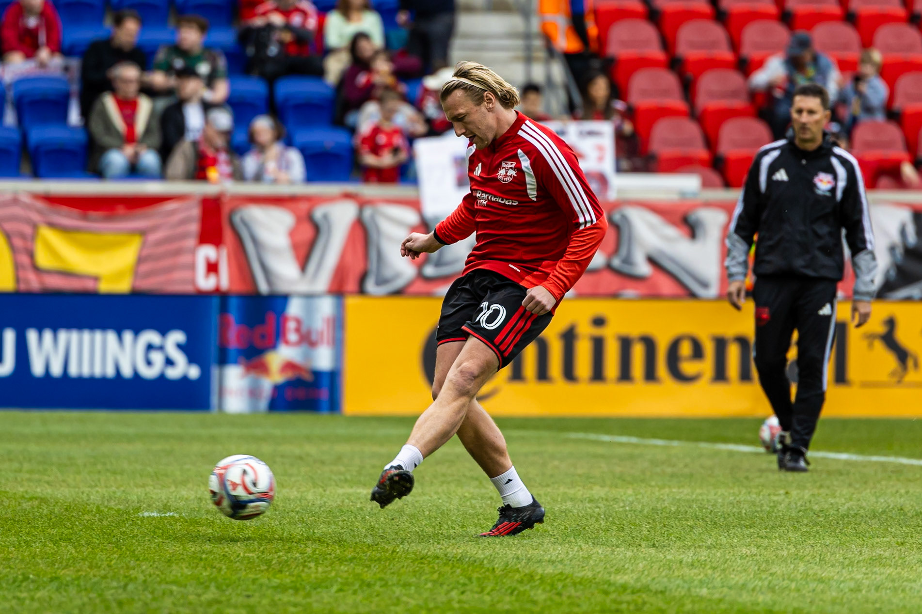 Emil Forsberg — New York Red Bulls during warmups