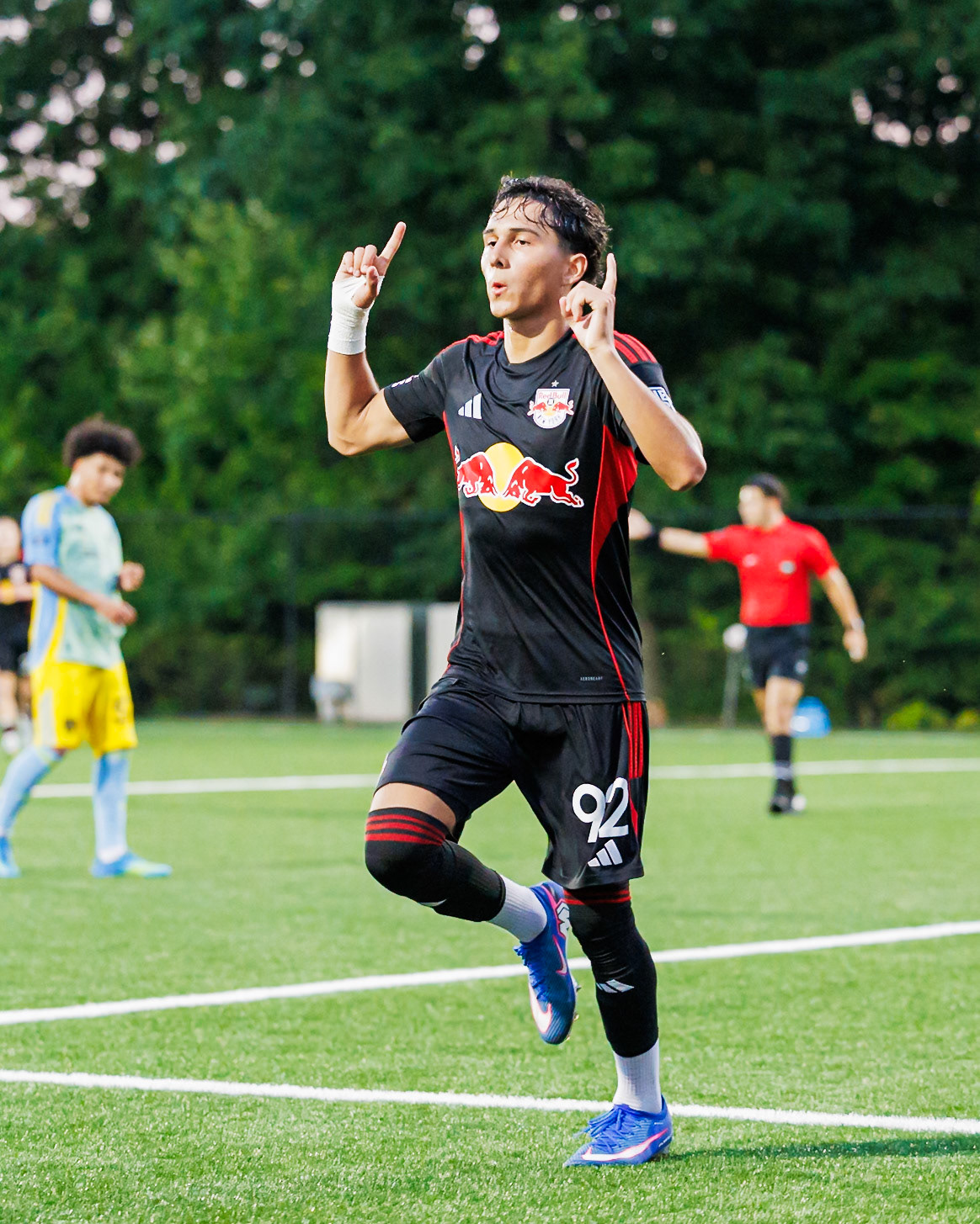 Dennis Nelich celebrates his goal.