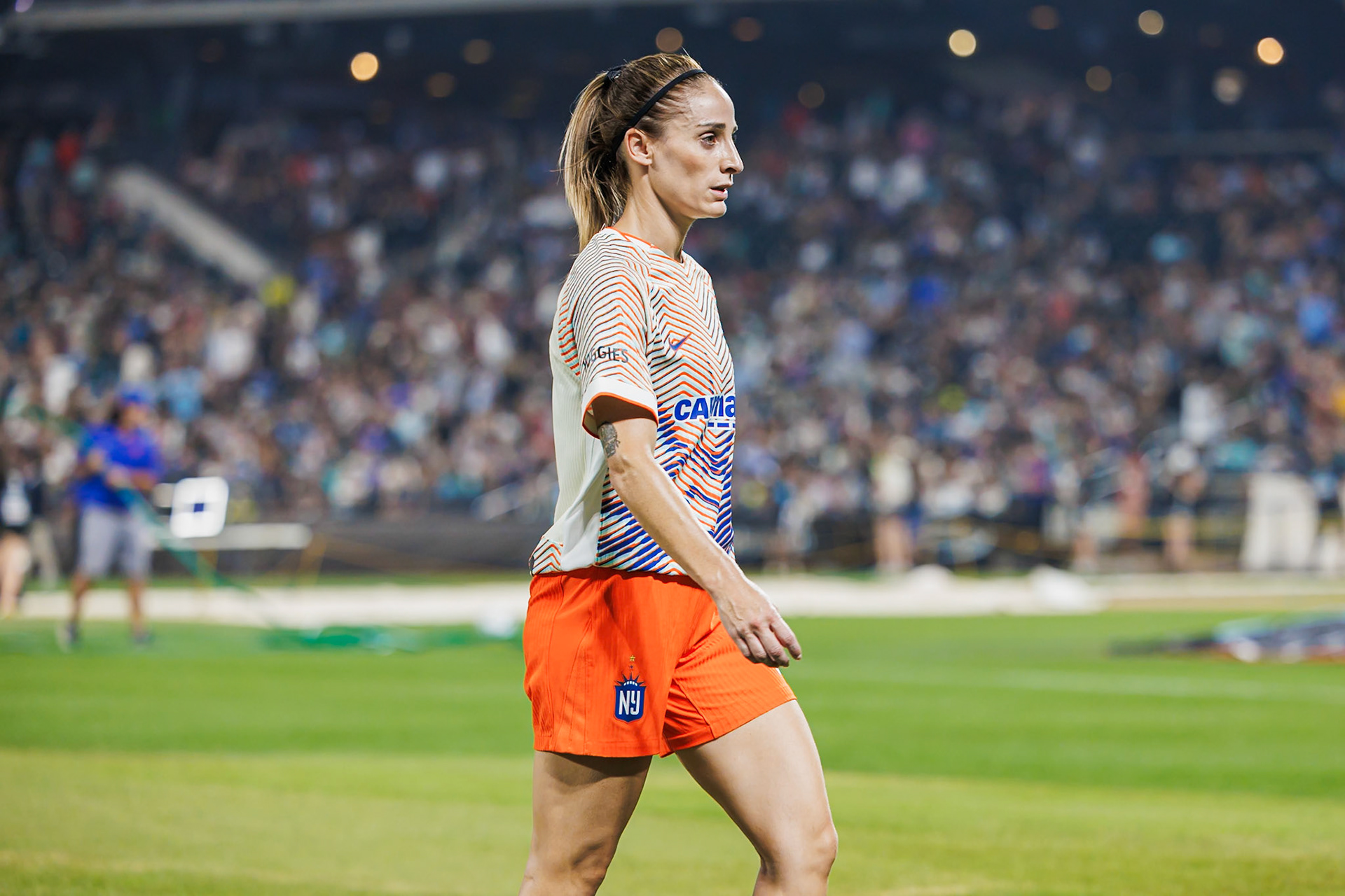 Esther González during Gotham FC match action.