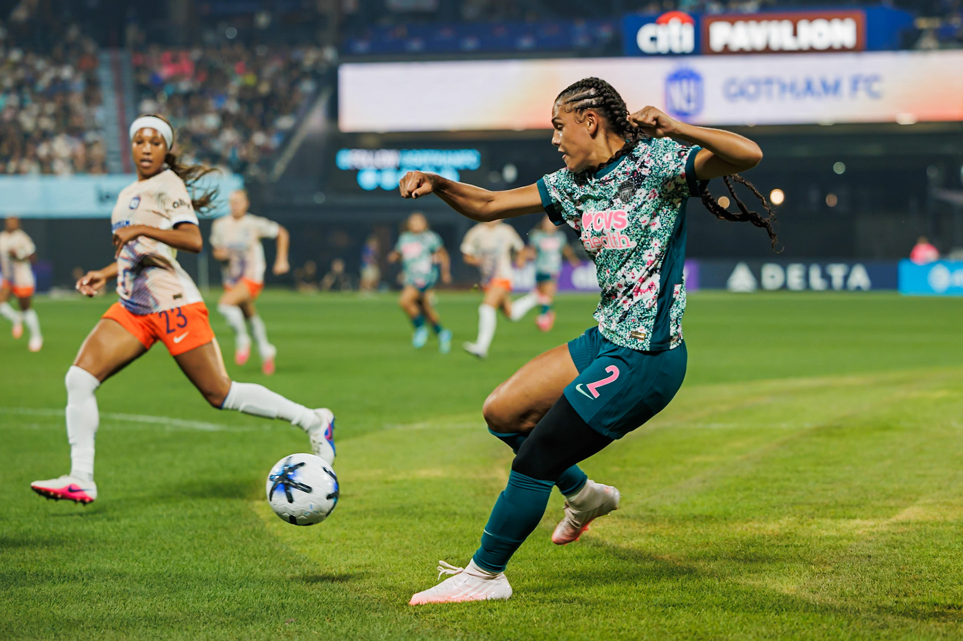 Trinity Rodman attacks.