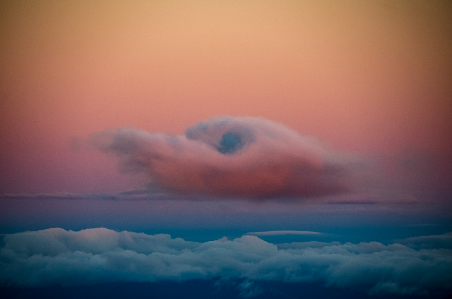 The Eye of the Cloud