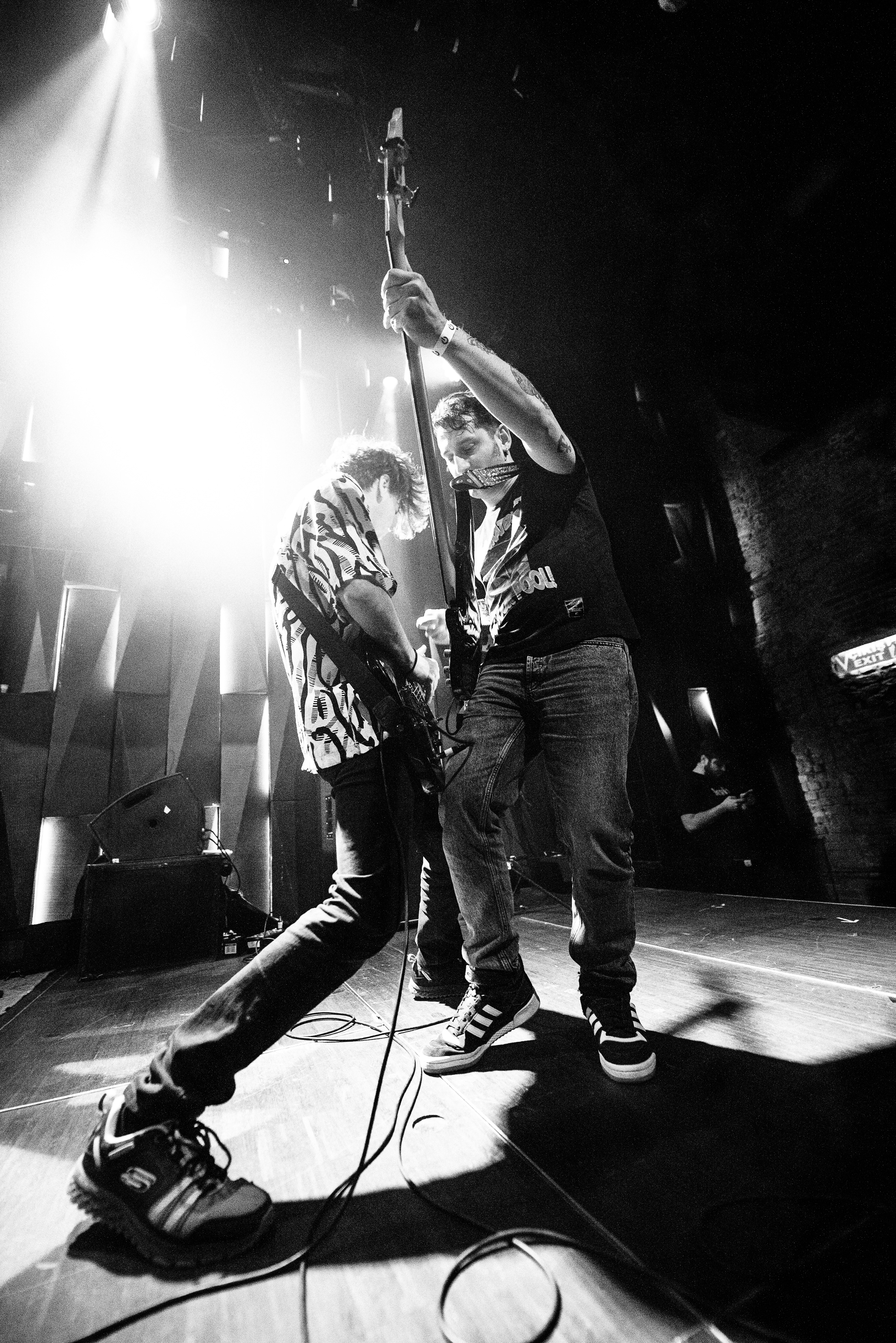 DELİ GÖMLEĞİ / BABYLON