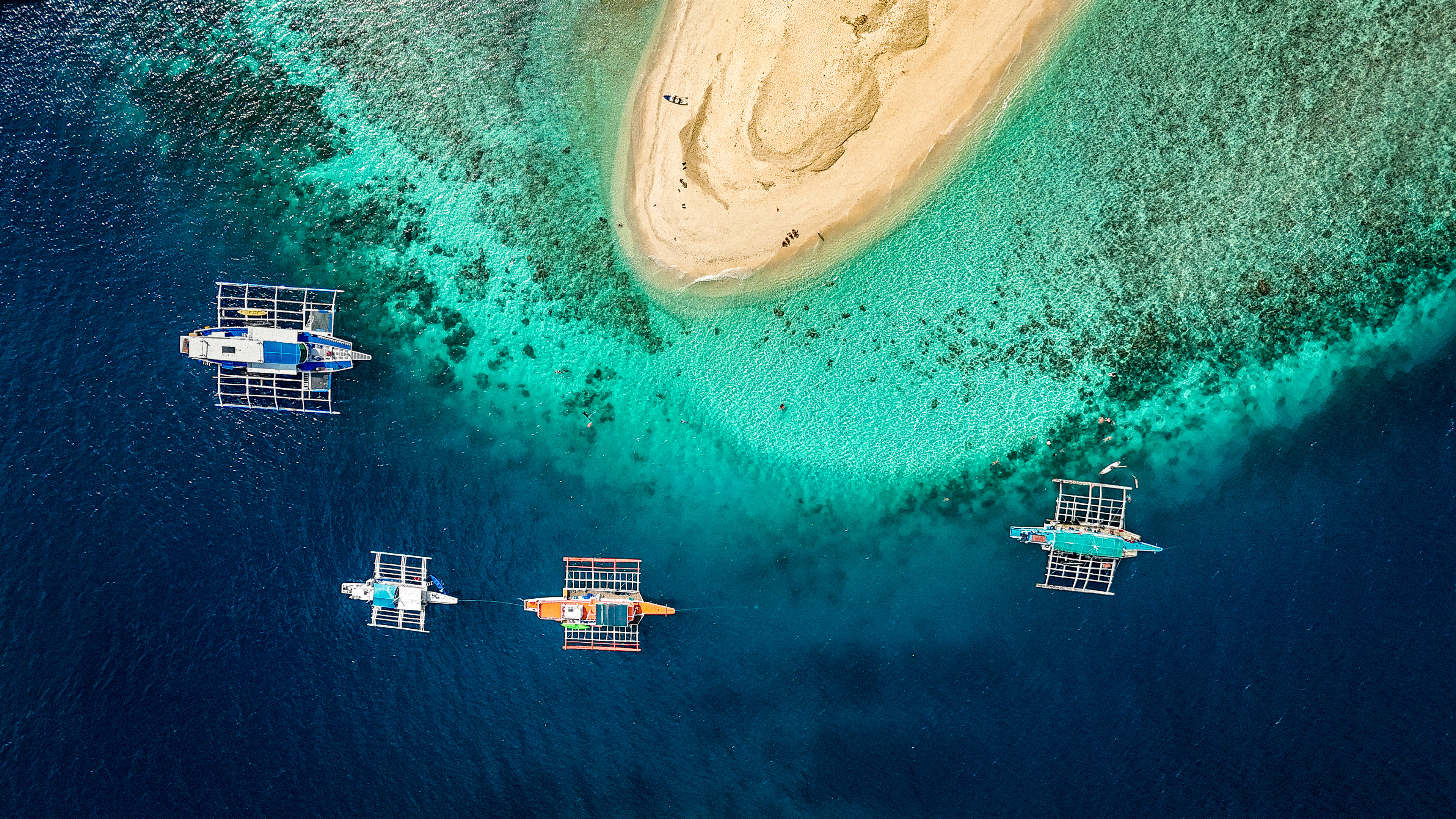 The Floating Border Between Worlds - Coron 2025