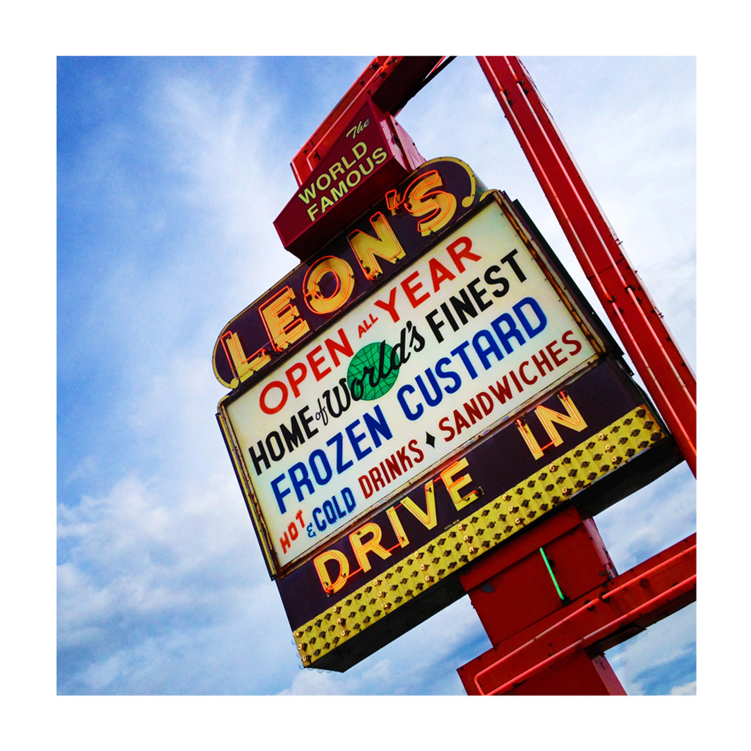 World Famous Leon's Frozen Custard Neon, Milwaukee, WI