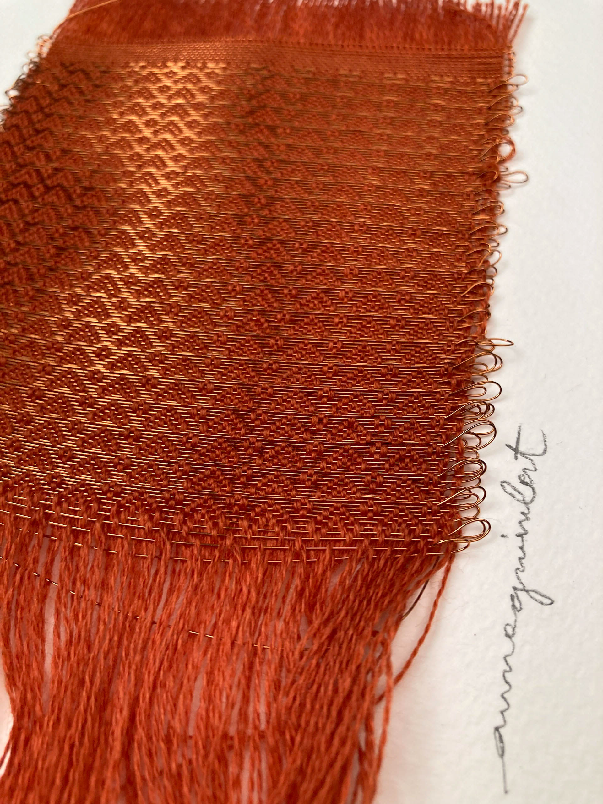 Oranger cuivre 20. 50 W x 70 H x 4 D cm weaving