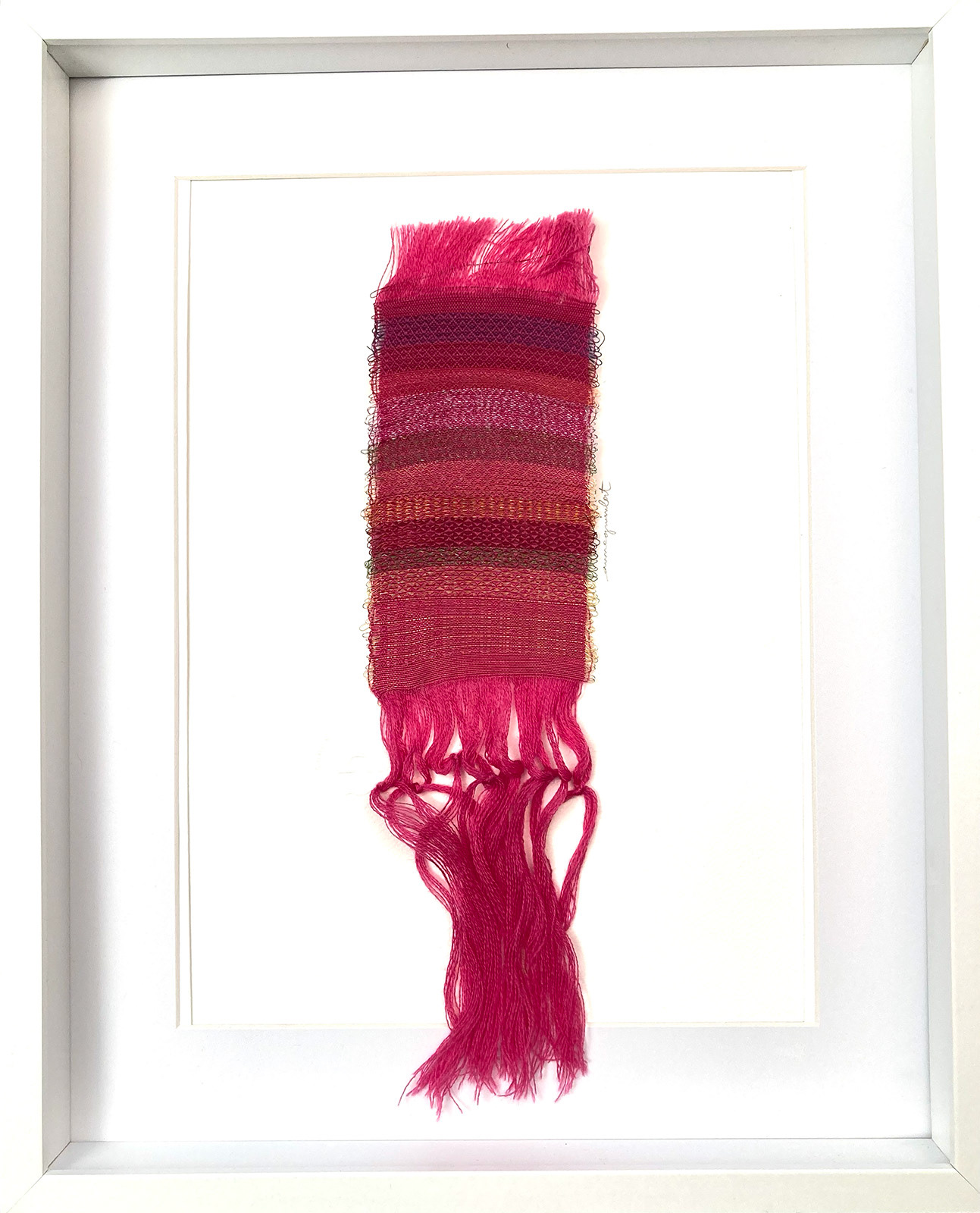Fuschia camai egon 17. 50 W x 70 H x 4 D cm weaving