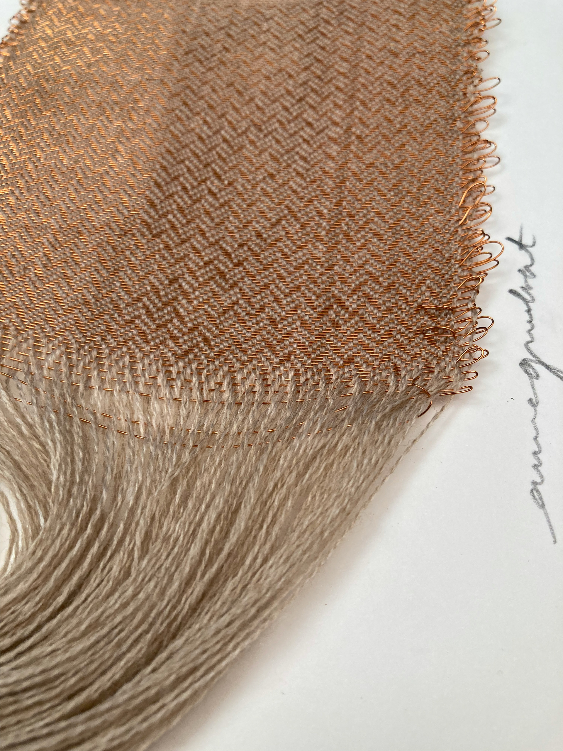 Sable cuivre 2 . 50 W x 70 H x 4 D cm weaving