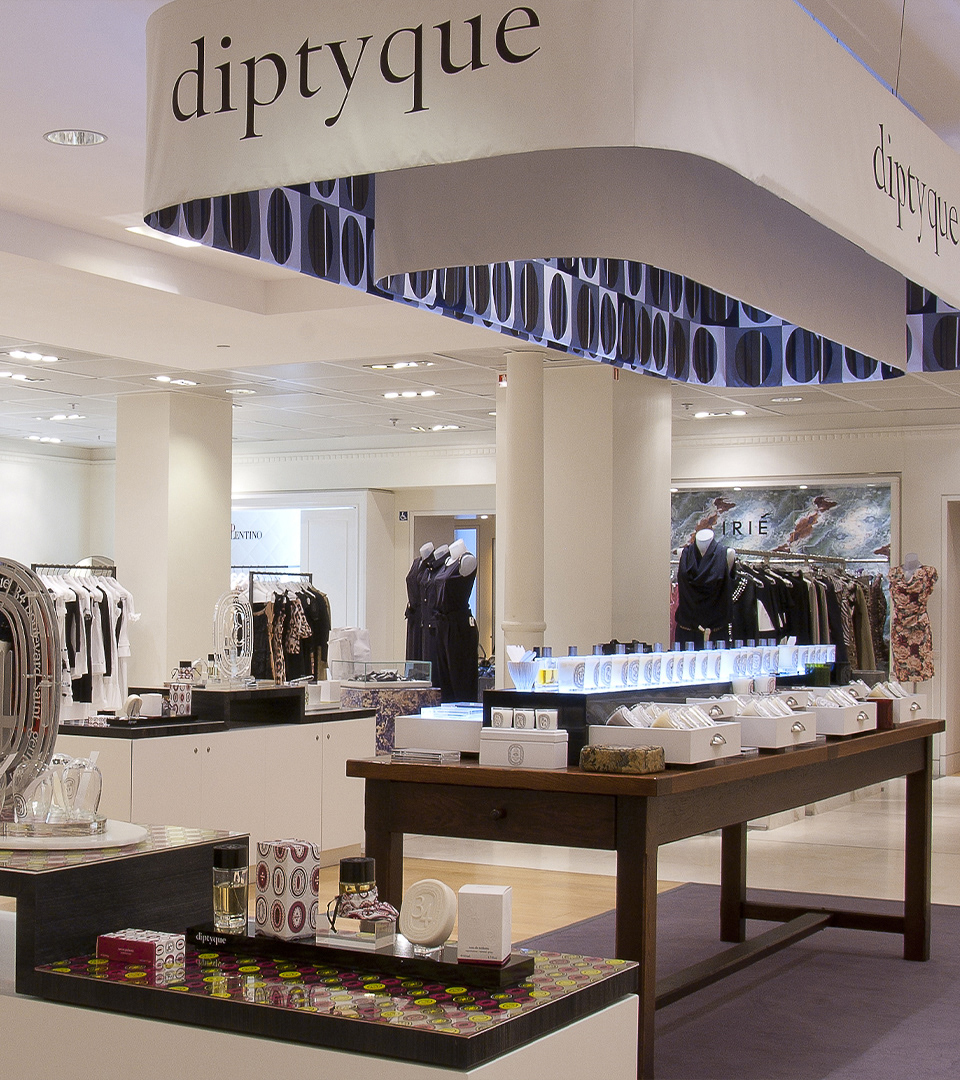 Table de ferme et présentoir lumineux