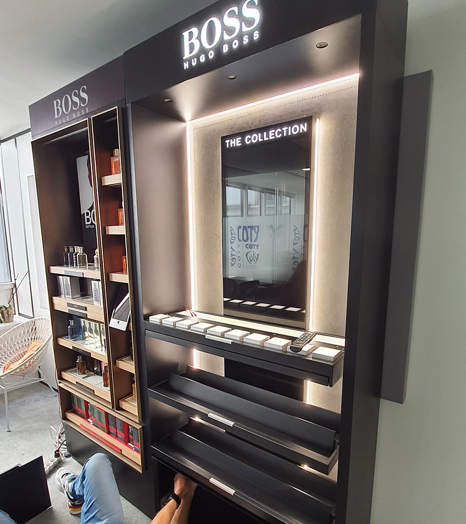 Installation de 2 backwalls pour l'animation de réunion interne à la marque